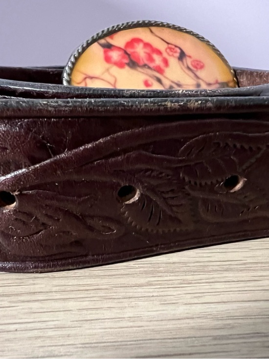 Faithful Designs X IVAN Oval Cherry Blossoms Metal Buckle Tooled Leather Belt XS main image 11